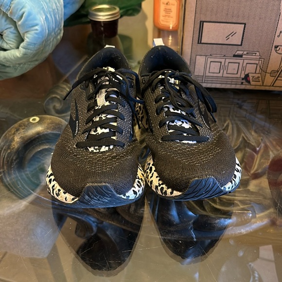 Brooks Shoes Brooks Black And White Cheetah Poshmark